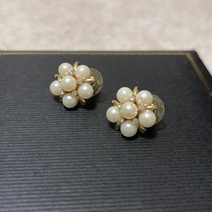 FAUX PEARL CLUSTER & CRYSTAL POST EARRINGS